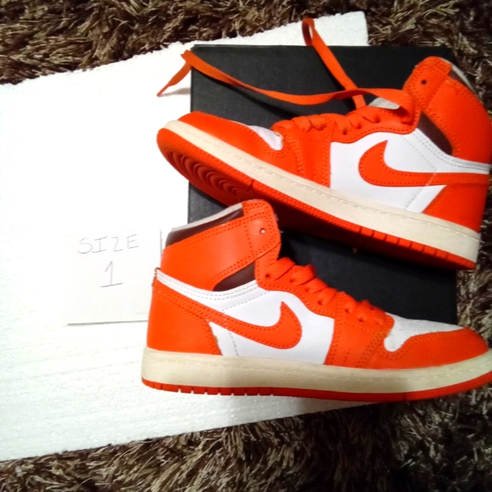 Jordan 1 Pumpkin Spice